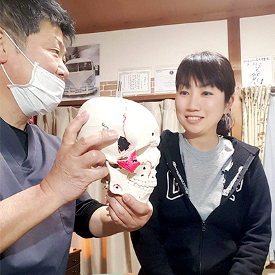 骨盤痩身矯正後の女性