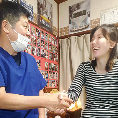 骨盤痩身矯正後の女性